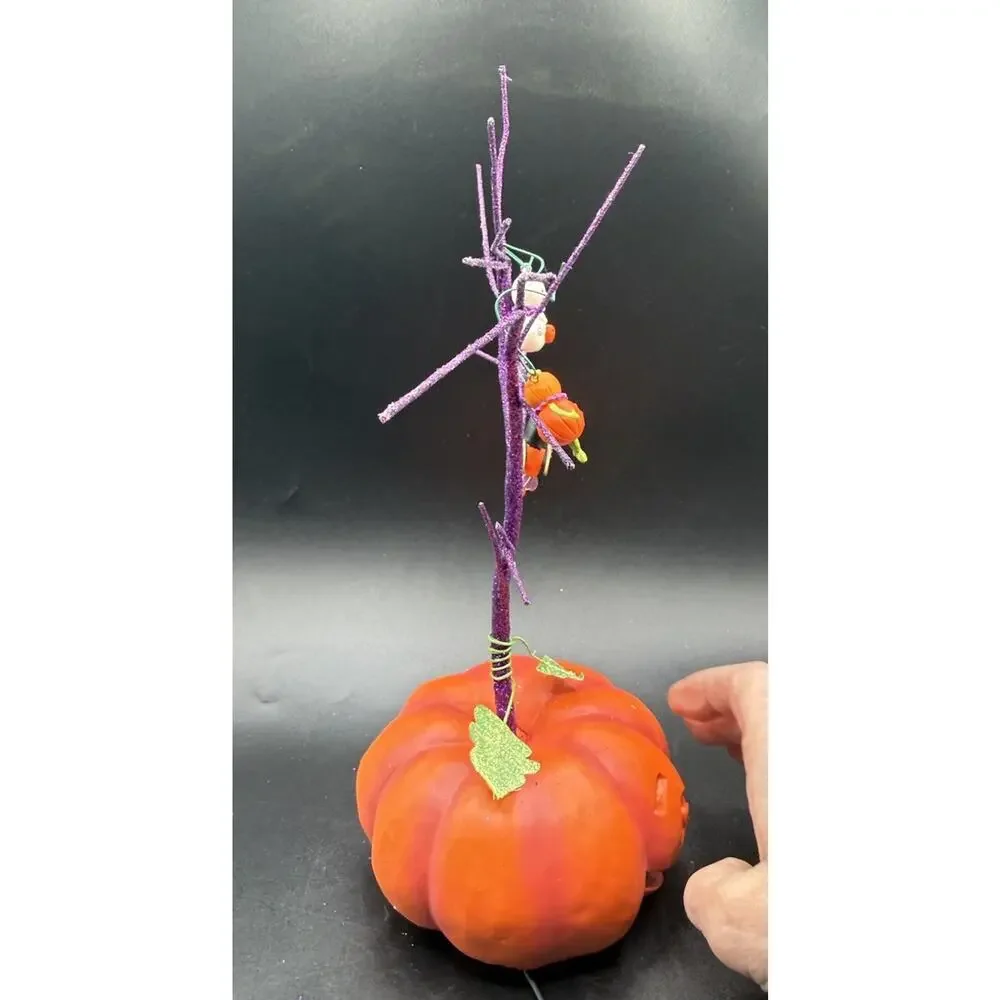 Hallmark Lighted Pumpkin Halloween W/ Mini Ornaments Tree Jack-o-lantern -Lo24